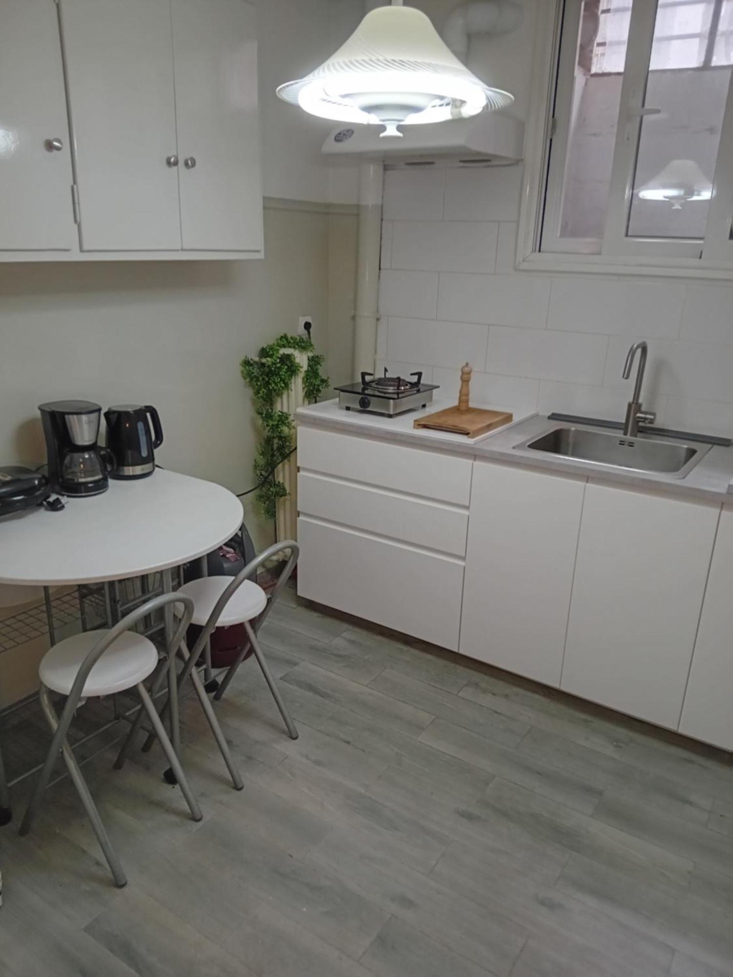 Vestige Basement Apartment Athens Atenas Exterior foto
